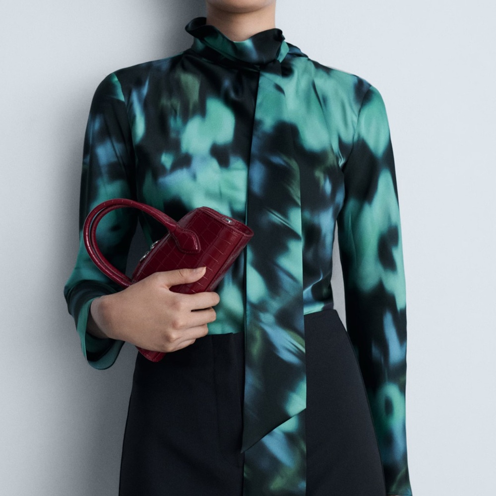MANGO Elegant Black and Green Women's Top - Picture 4 of 4